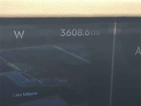 Used 2025 Lincoln Nautilus Premier w/ Equipment Group 102A image 28