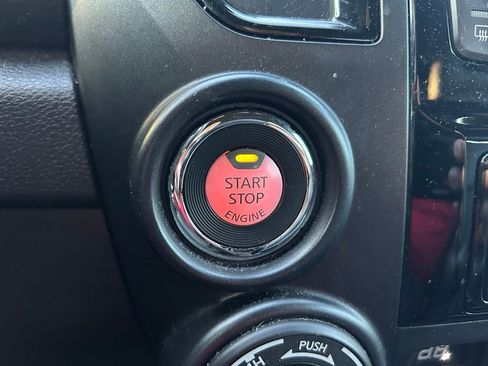 Used 2021 Nissan Titan PRO-4X w/ Pro-4x Convenience Package AWD/4WD image 31