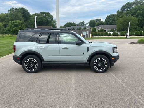 Used 2024 Ford Bronco Sport Outer Banks w/ Tech Package AWD/4WD image 2