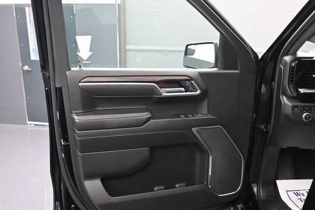 Used 2025 GMC Sierra 1500 SLT AWD/4WD image 9