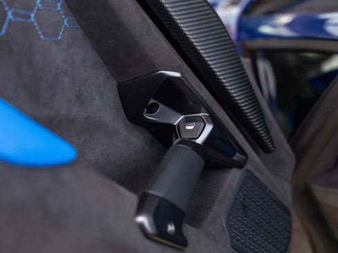 Used 2025 Lamborghini Revuelto AWD/4WD image 31