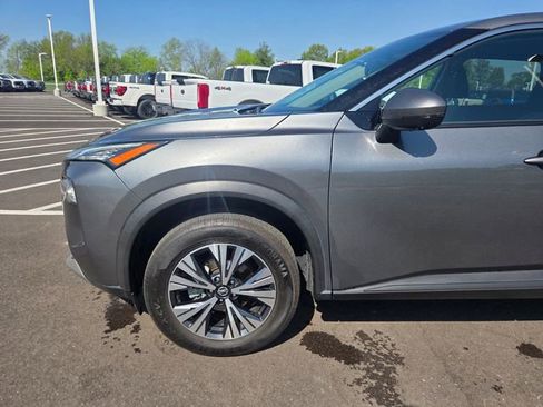 Used 2021 Nissan Rogue SV FWD image 15