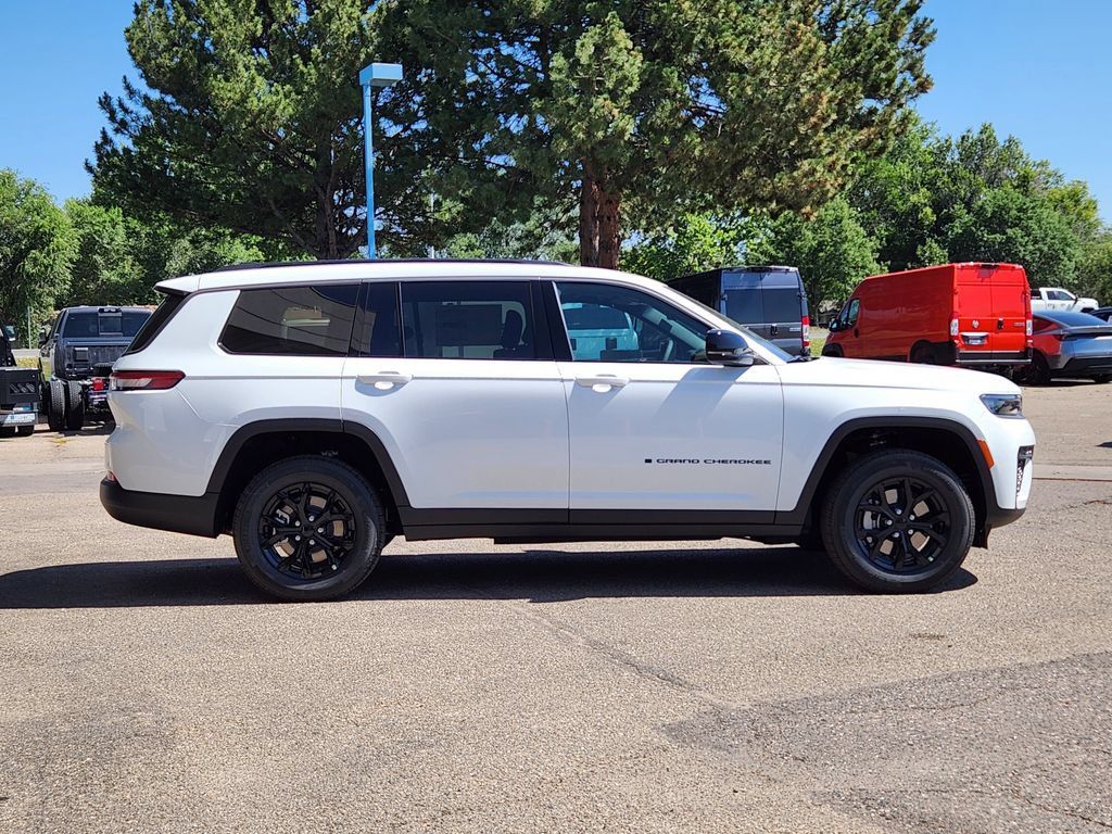 New 2026 Jeep Grand Cherokee L 4WD image 2