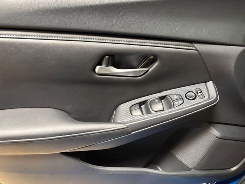 Used 2025 Nissan Sentra SV FWD image 18