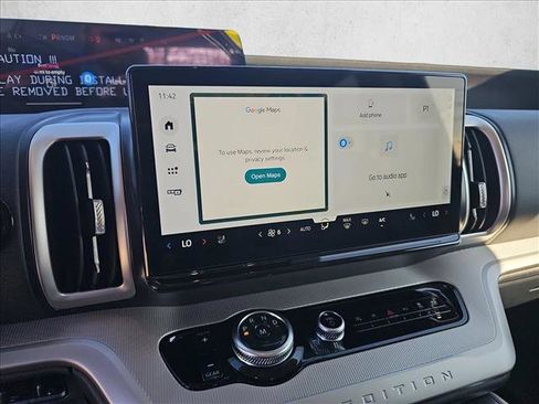 New 2025 Ford Expedition Active image 13