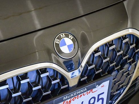 Certified 2023 BMW 430i Convertible w/ Premium Package image 8