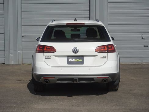Used 2017 Volkswagen Golf Alltrack SE AWD/4WD image 4