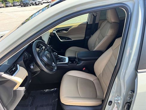 Used 2021 Toyota RAV4 XLE Premium FWD image 13