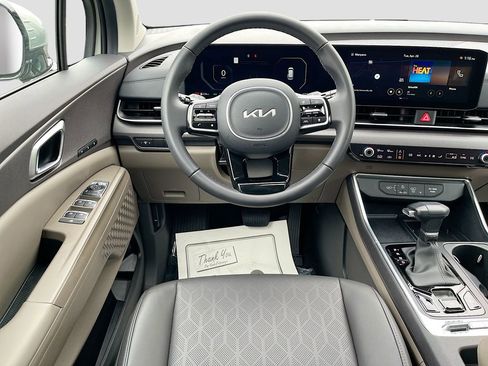 Certified 2025 Kia Carnival SX FWD image 29