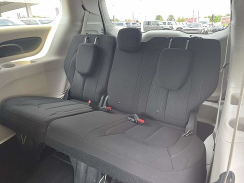 Certified 2018 Chrysler Pacifica Touring Plus FWD image 20