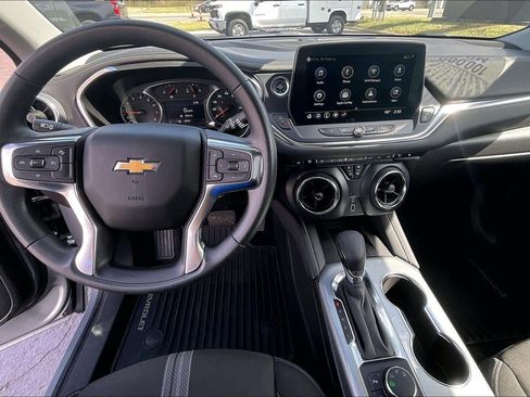 Used 2025 Chevrolet Blazer LT w/ Convenience Package image 16
