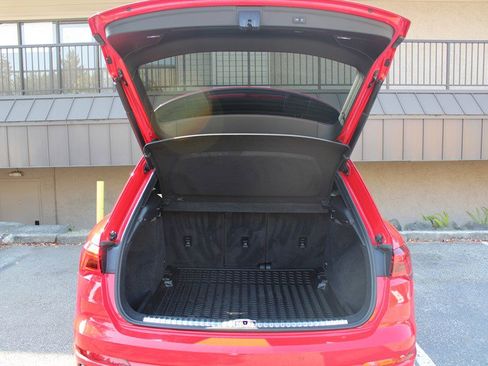 Used 2020 Audi Q3 2.0T Prestige w/ Prestige Package image 26