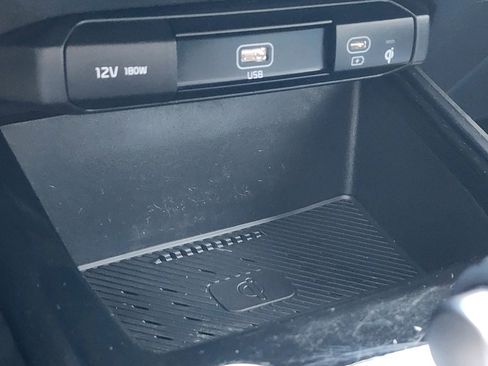 Used 2023 Kia Niro EX Touring image 23