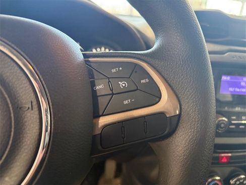 Used 2017 Jeep Renegade Sport w/ Power & Air Group image 19