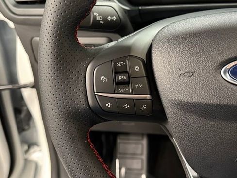 Used 2025 Ford Escape ST-Line w/ Tech Pack #1 FWD image 19