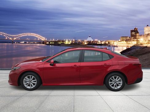 Used 2025 Toyota Camry LE FWD image 2