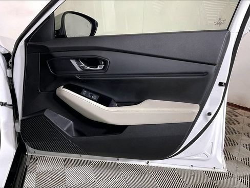 Used 2024 Honda Accord Touring image 23