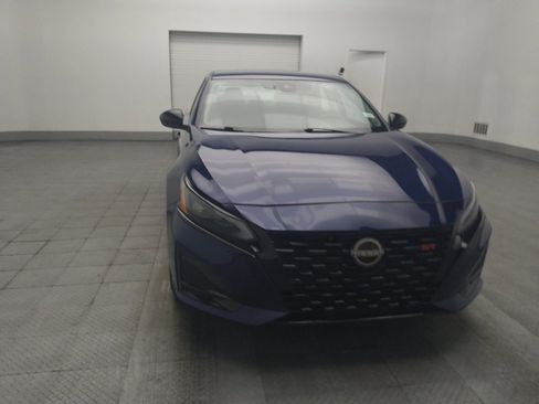 Used 2024 Nissan Altima 2.5 SR FWD image 14