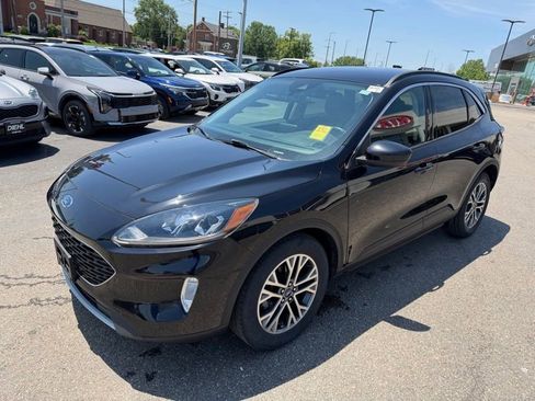 Used 2020 Ford Escape SEL FWD image 3