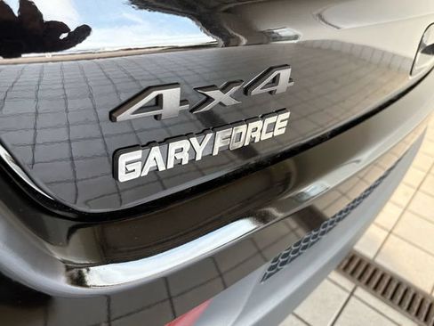 Used 2025 Jeep Compass Latitude w/ Convenience Group AWD/4WD image 24