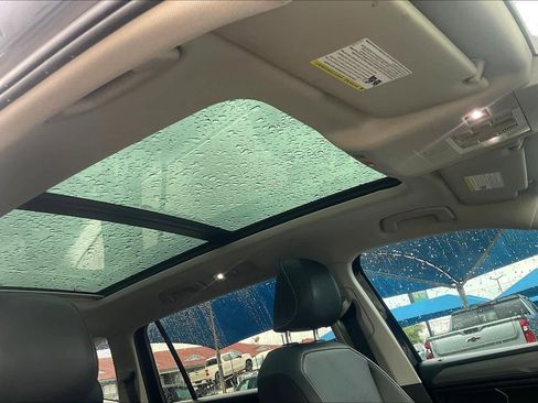 Used 2022 Volkswagen Tiguan SE image 14