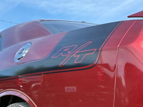 Used 2019 Dodge Challenger R/T w/ Driver Convenience Group RWD image 12