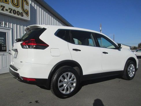 Used 2018 Nissan Rogue S image 6