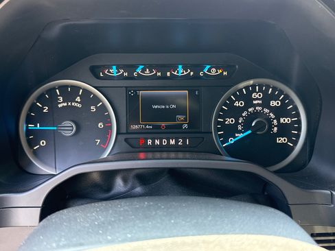 Used 2017 Ford F150 XLT w/ Equipment Group 302A Luxury AWD/4WD image 15