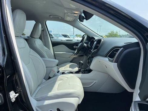 Used 2019 Jeep Cherokee Limited AWD/4WD image 27