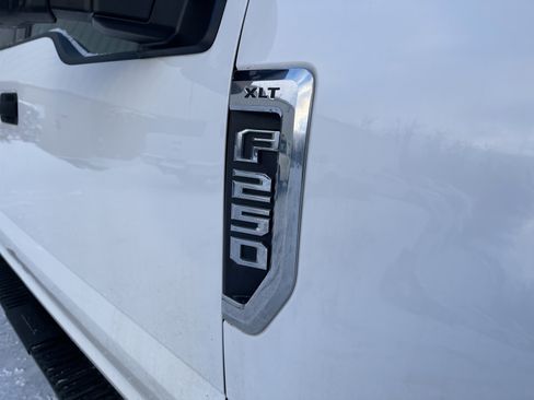 Certified 2022 Ford F250 XLT w/ Snow Plow Prep Package image 25