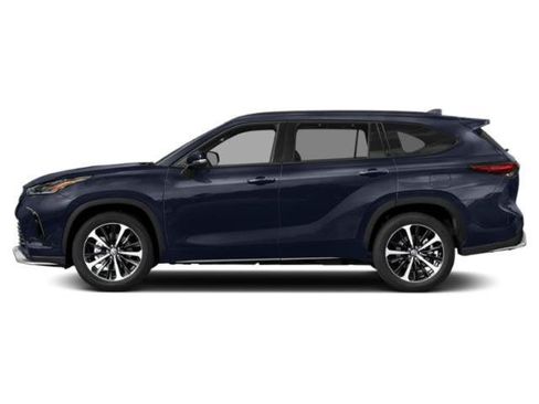 Used 2022 Toyota Highlander XSE AWD/4WD image 3