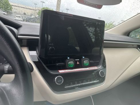 Used 2025 Toyota Corolla LE FWD image 9