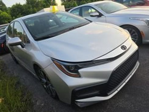 Used 2022 Toyota Corolla SE FWD image 3