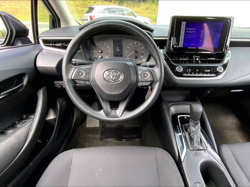 Used 2024 Toyota Corolla LE FWD image 5
