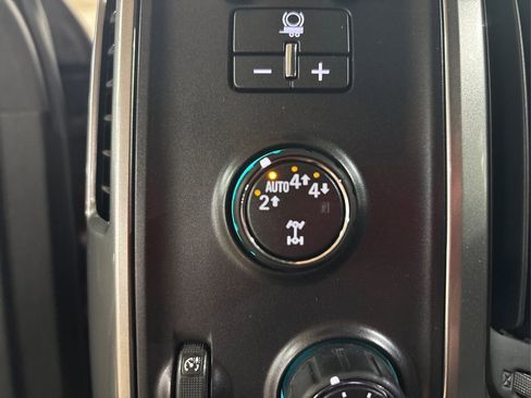 Used 2019 Chevrolet Silverado 1500 LT w/ All Star Edition image 31