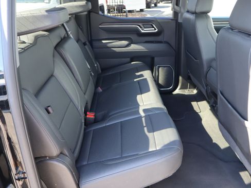 Used 2025 GMC Sierra 1500 SLT AWD/4WD image 33