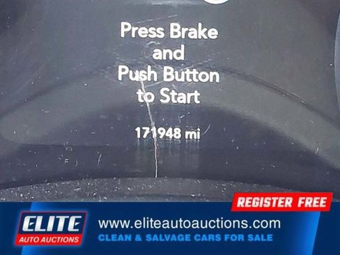 Used 2017 Dodge Charger SE w/ Blacktop Package image 29