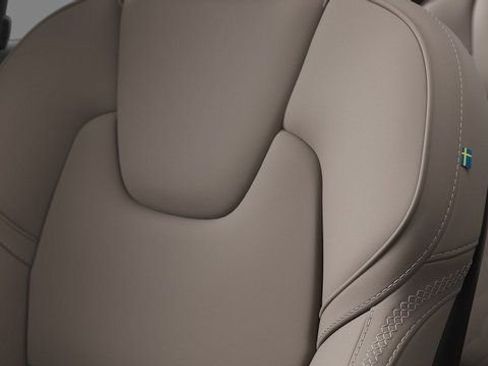 New 2026 Volvo XC90 B6 Plus w/ Protection Package Premier image 11