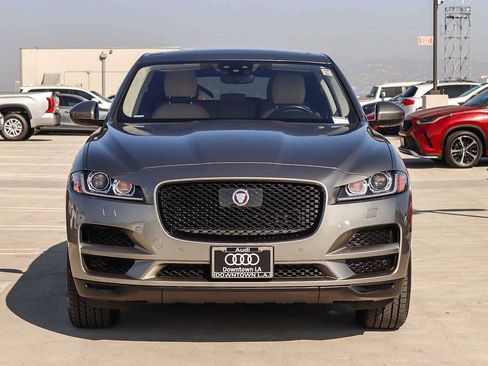 Used 2020 Jaguar F-PACE Premium AWD/4WD image 2
