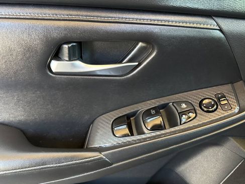 Used 2024 Nissan Sentra SV FWD image 11