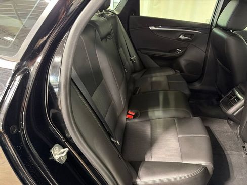 Used 2016 Chevrolet Impala LT FWD image 19