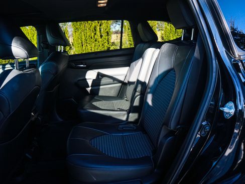 Used 2022 Toyota Highlander XSE image 30