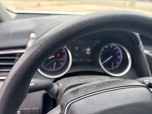 Used 2021 Toyota Camry LE image 15