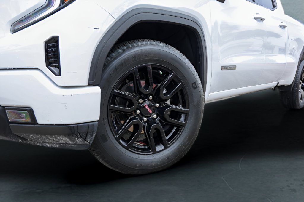 Used 2024 GMC Sierra 1500 Elevation RWD image 3