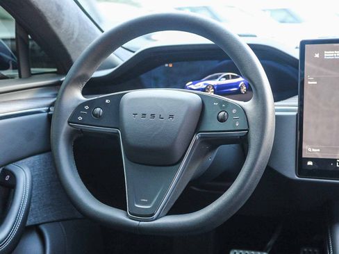 Used 2023 Tesla Model S Standard Range image 16