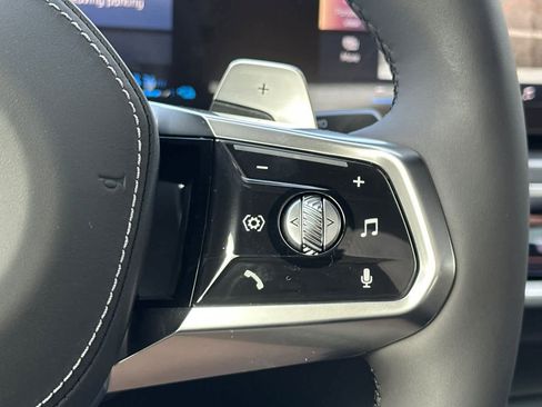 New 2025 BMW 750e xDrive image 29