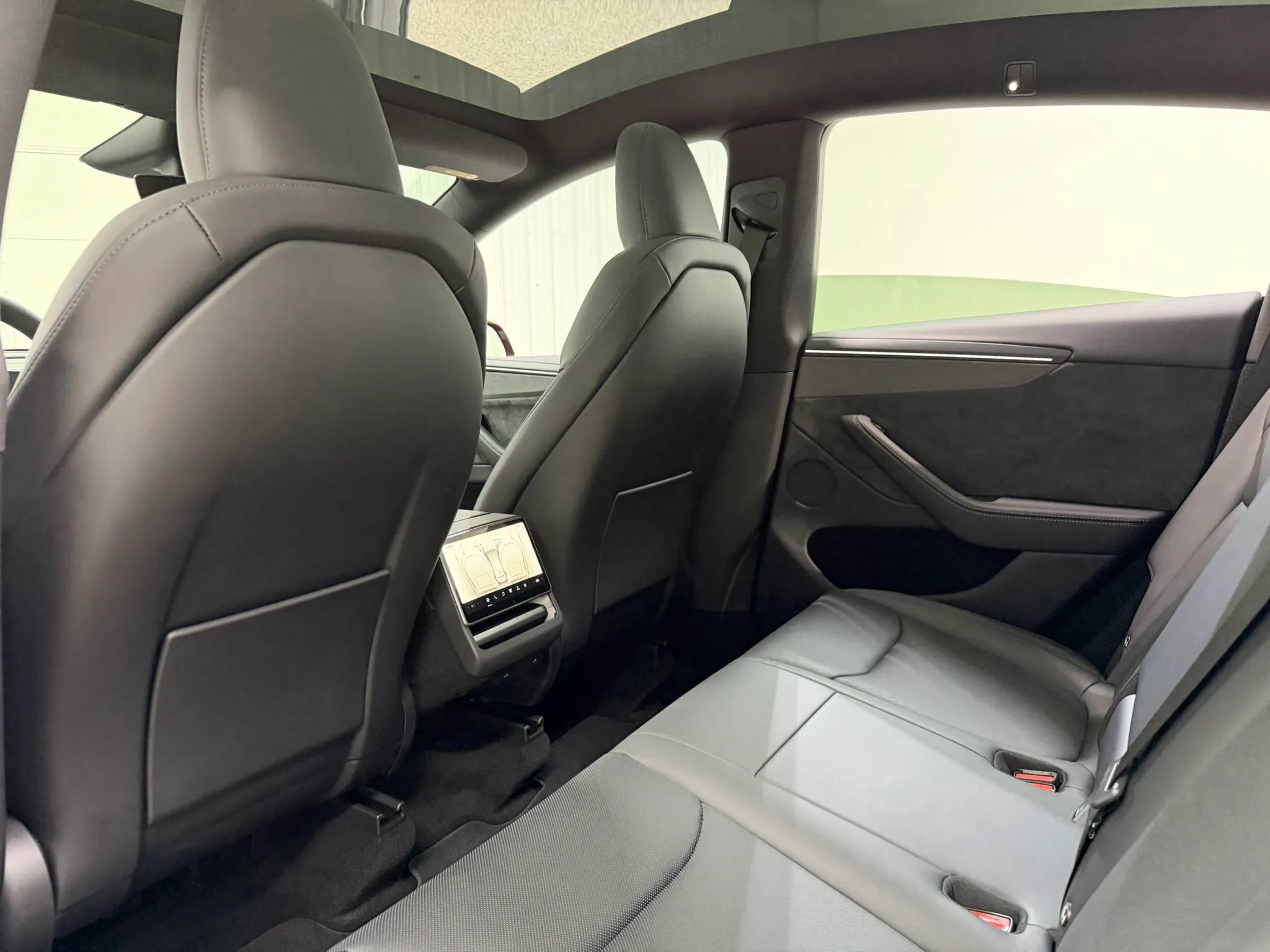 Used 2026 Tesla Model Y AWD image 16