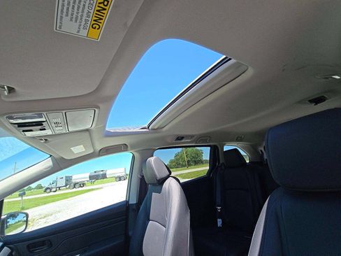 Used 2025 Honda Odyssey EX-L image 10