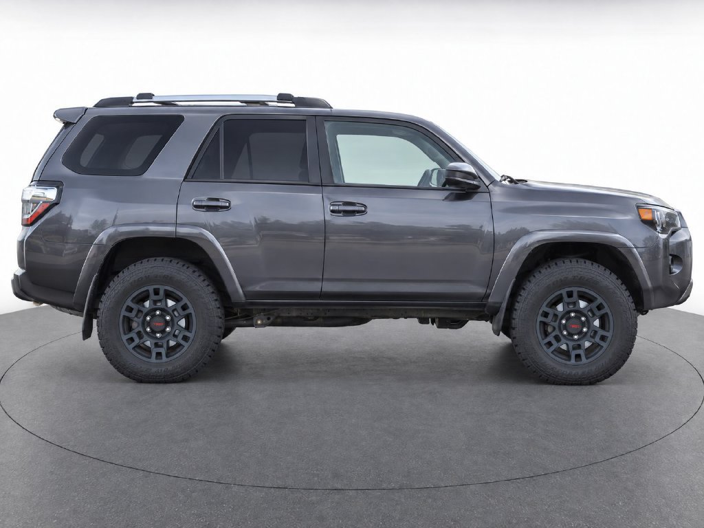 Certified 2022 Toyota 4Runner SR5 AWD/4WD image 8