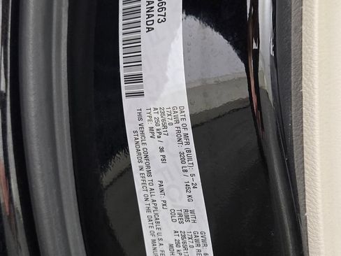 Used 2024 Chrysler Pacifica Limited FWD image 31